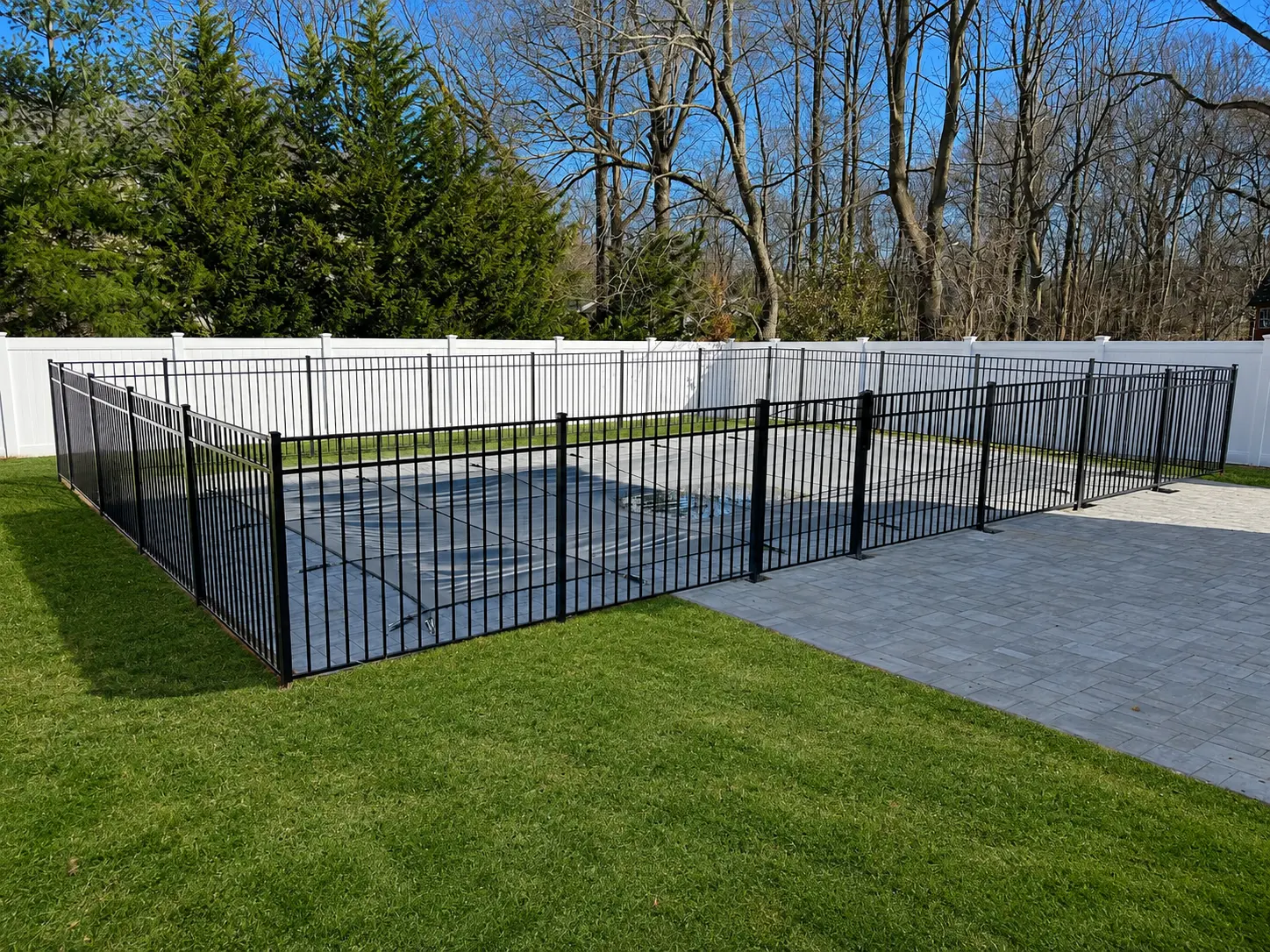 Code-compliant pool fence in New Jersey